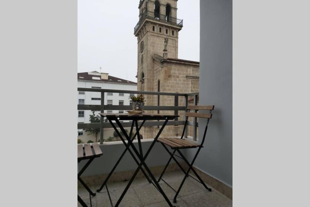 Campania Lägenhet Ourense Exteriör bild